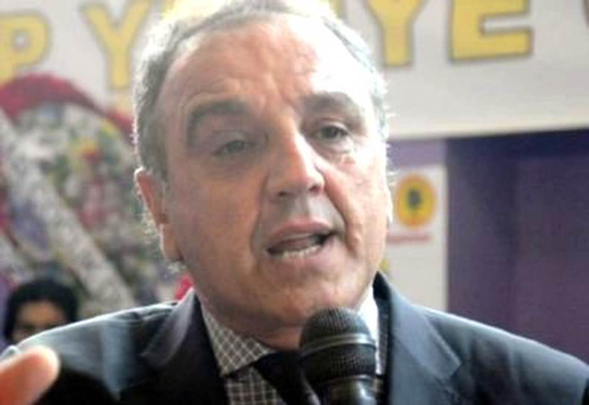 Muş ) BDP'li Sırrı Sakık, Seyit Rıza'yı Anlatırken Göz Yaşlarını Tutamadı