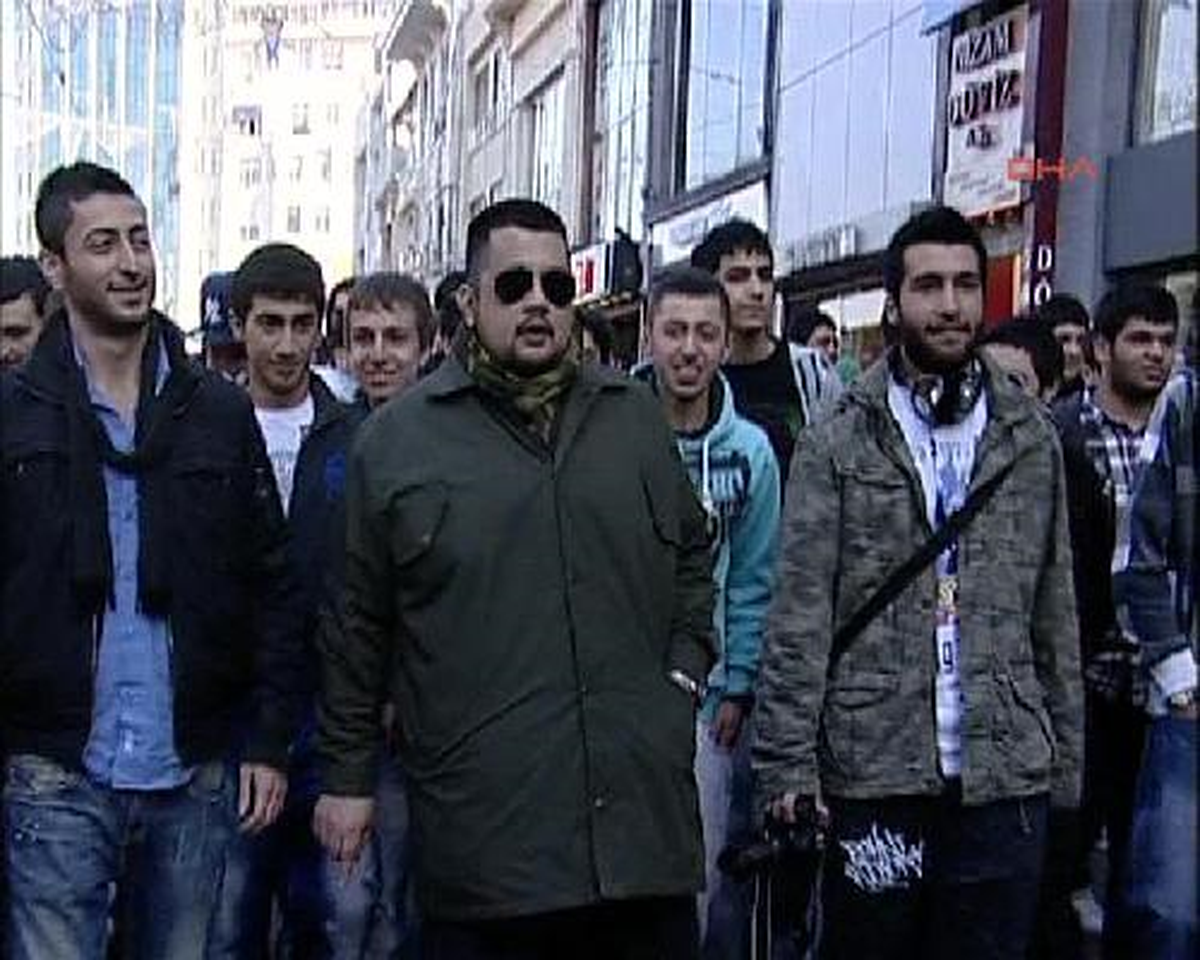 Taksim'de Rap Eylemi