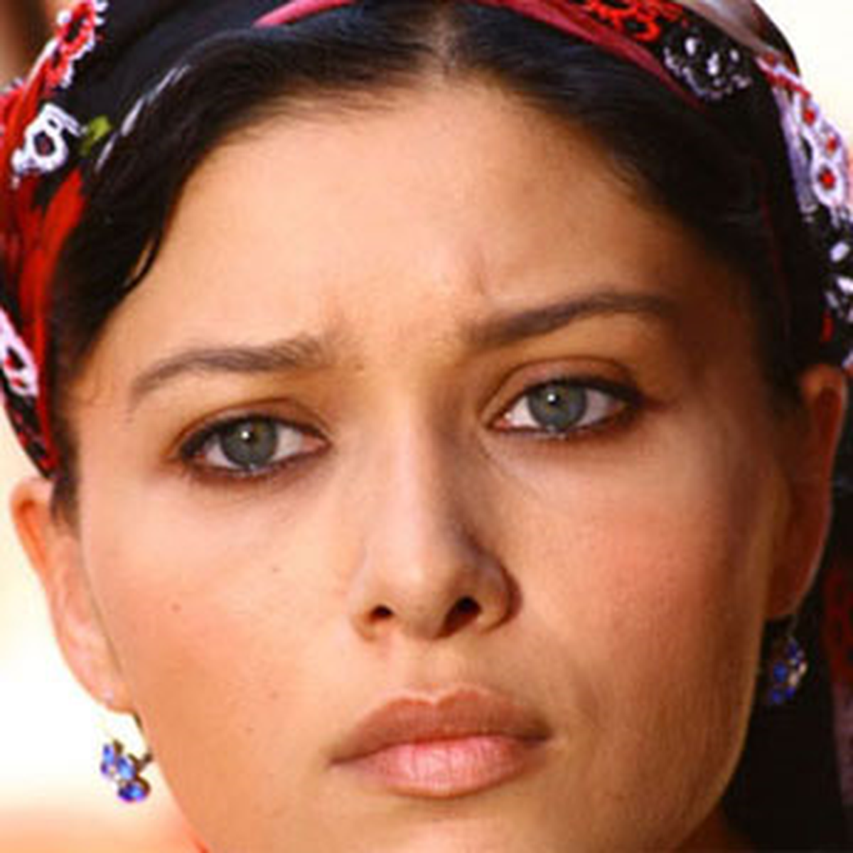 Nurgül Yeşilçay Bu Sefer Çok Başka!