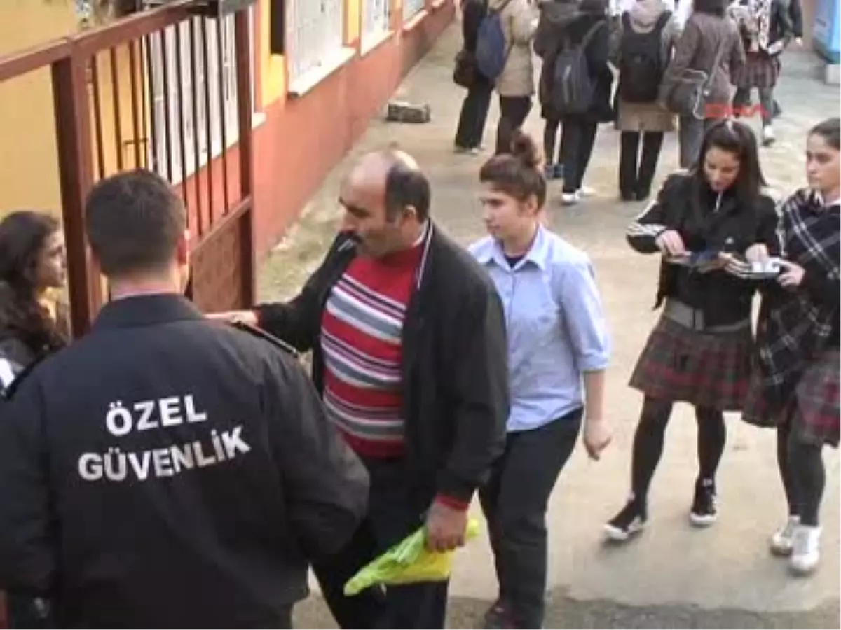 Rize\'de Kız Öğrencilere Öğle Tatili Yasağı