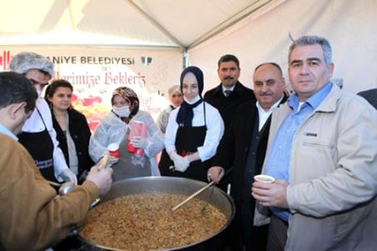 50 Bin Aşure Dağıtılıyor