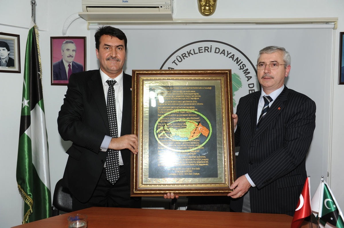 Batı Trakyalılar Dündar'la Gurur Duyuyor