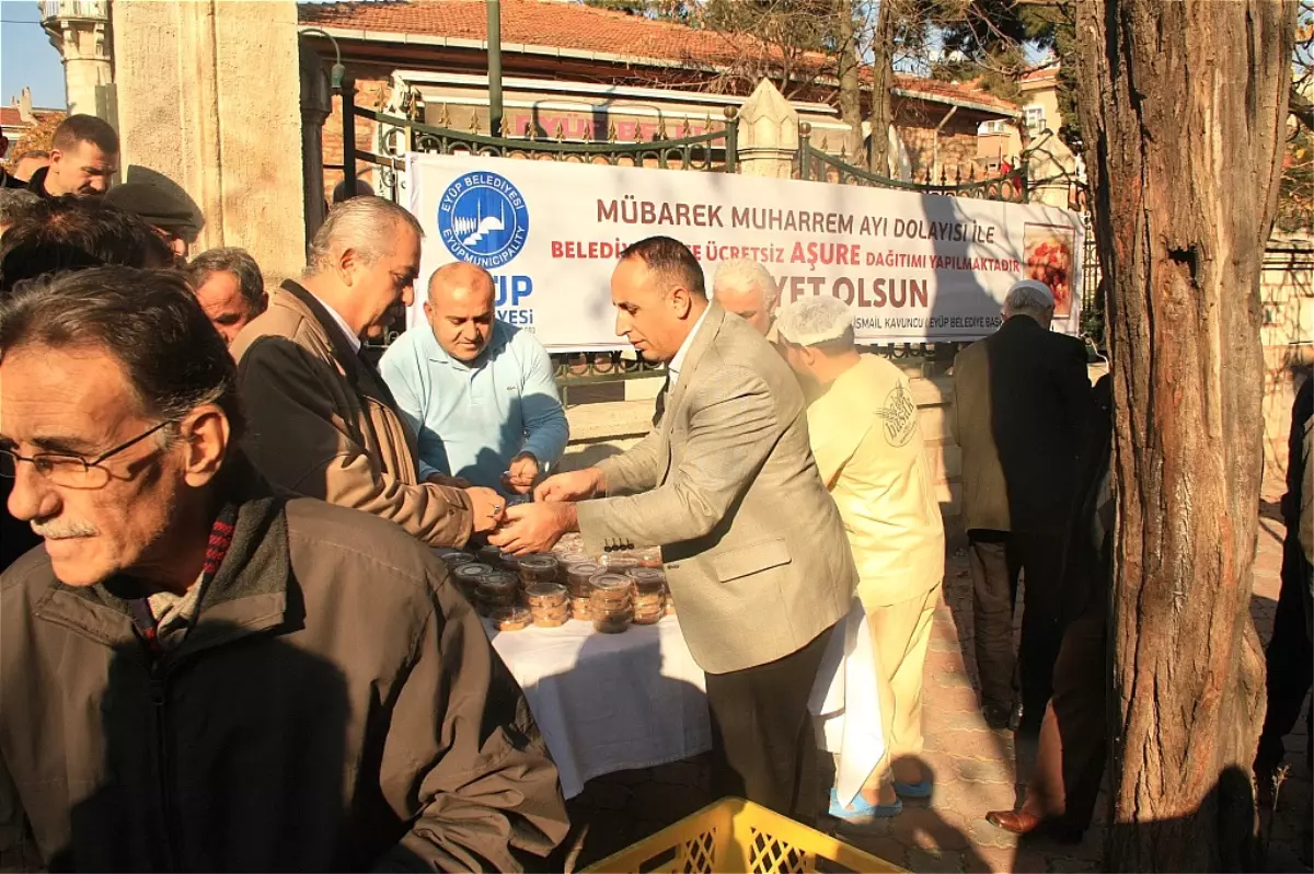 Aşure Tüm İlçeye Dağıtıldı