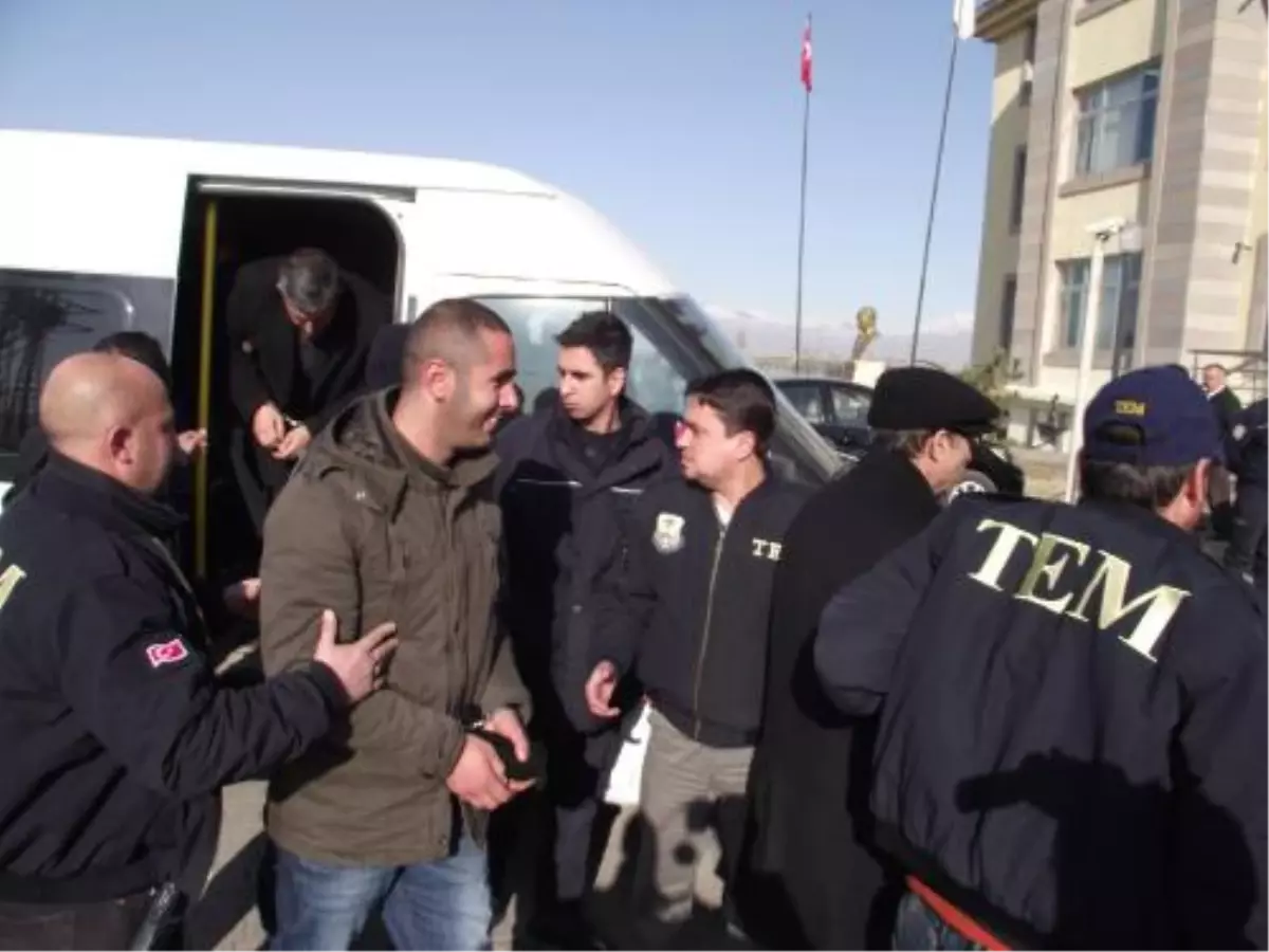 Doğubeyazıt\'ta 4 Kck Şüphelisi Adliyede