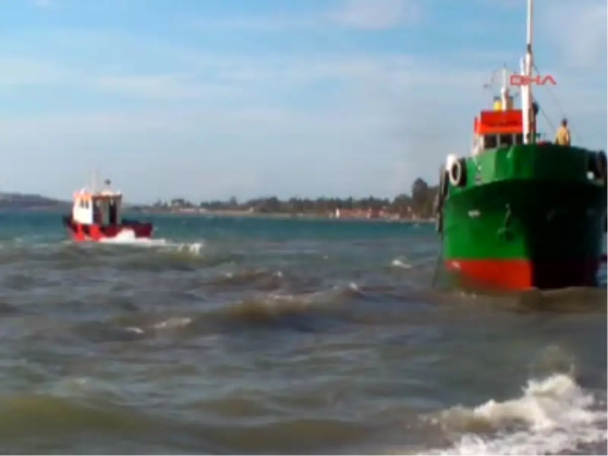 İzmir Aliağaekkaraya Oturan Gemi Kurtarıldı