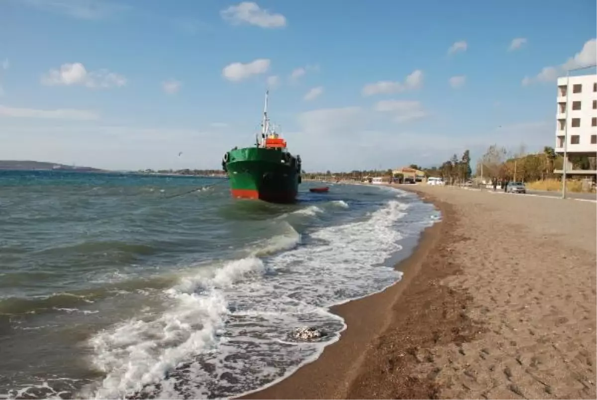 Karaya Oturan Gemi Kurtarıldı