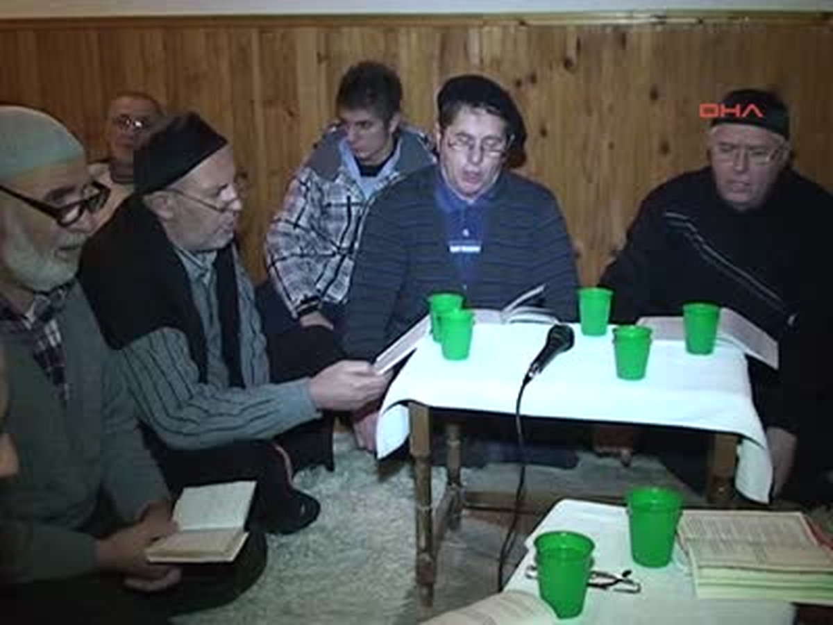 Kosova'da Aşure Matemi Nedeniyle Tekkelerde Zikirler Yapıldı