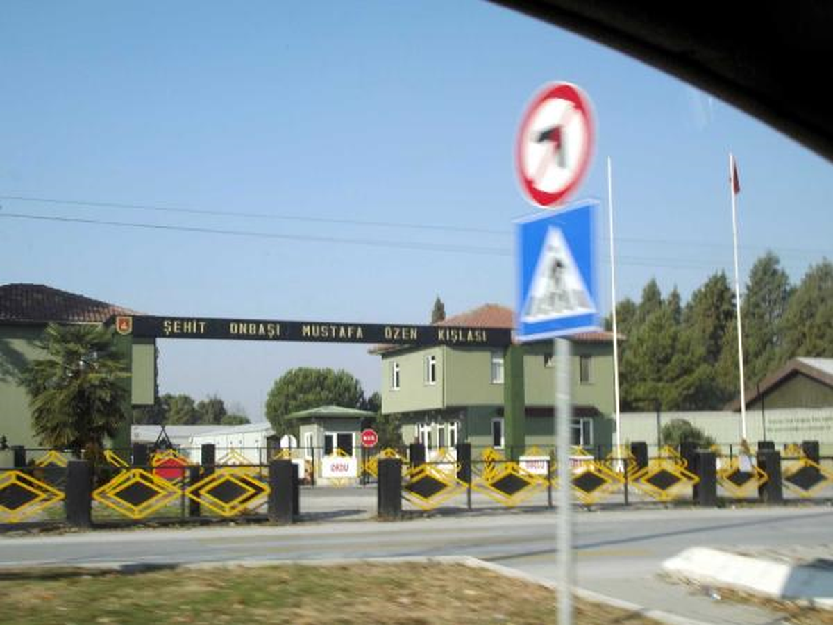 Adapazarı'nda Mithatpaşa Kışlası'na Şehit Onbaşının Adı Verıldı