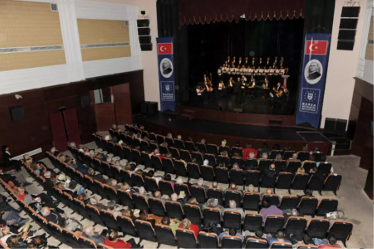 Orkestra Sanatseverleri Mest Etti