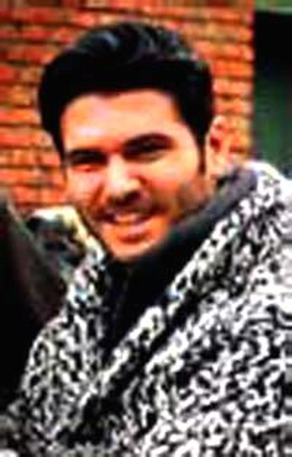 Tolgahan Sır Gibi Saklıyor