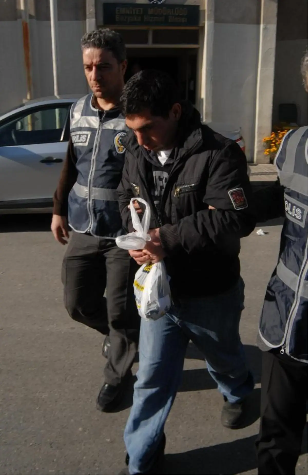 Dehşetin Şüphelisi Yakalandı, \'erkekliğimle Dalga Geçti\' Dedi