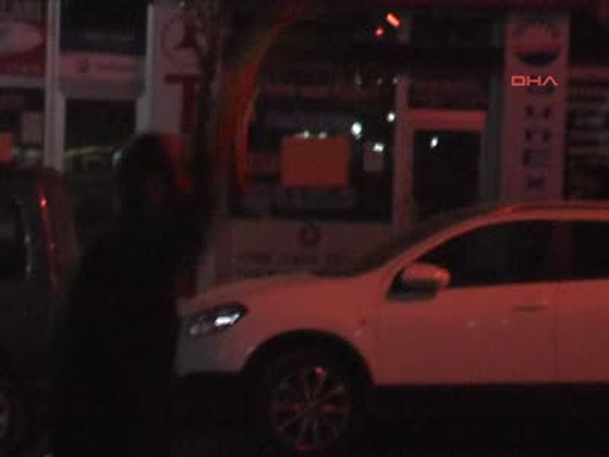Eksi 19'da Galatasaraylılar Galibiyeti Kutladı