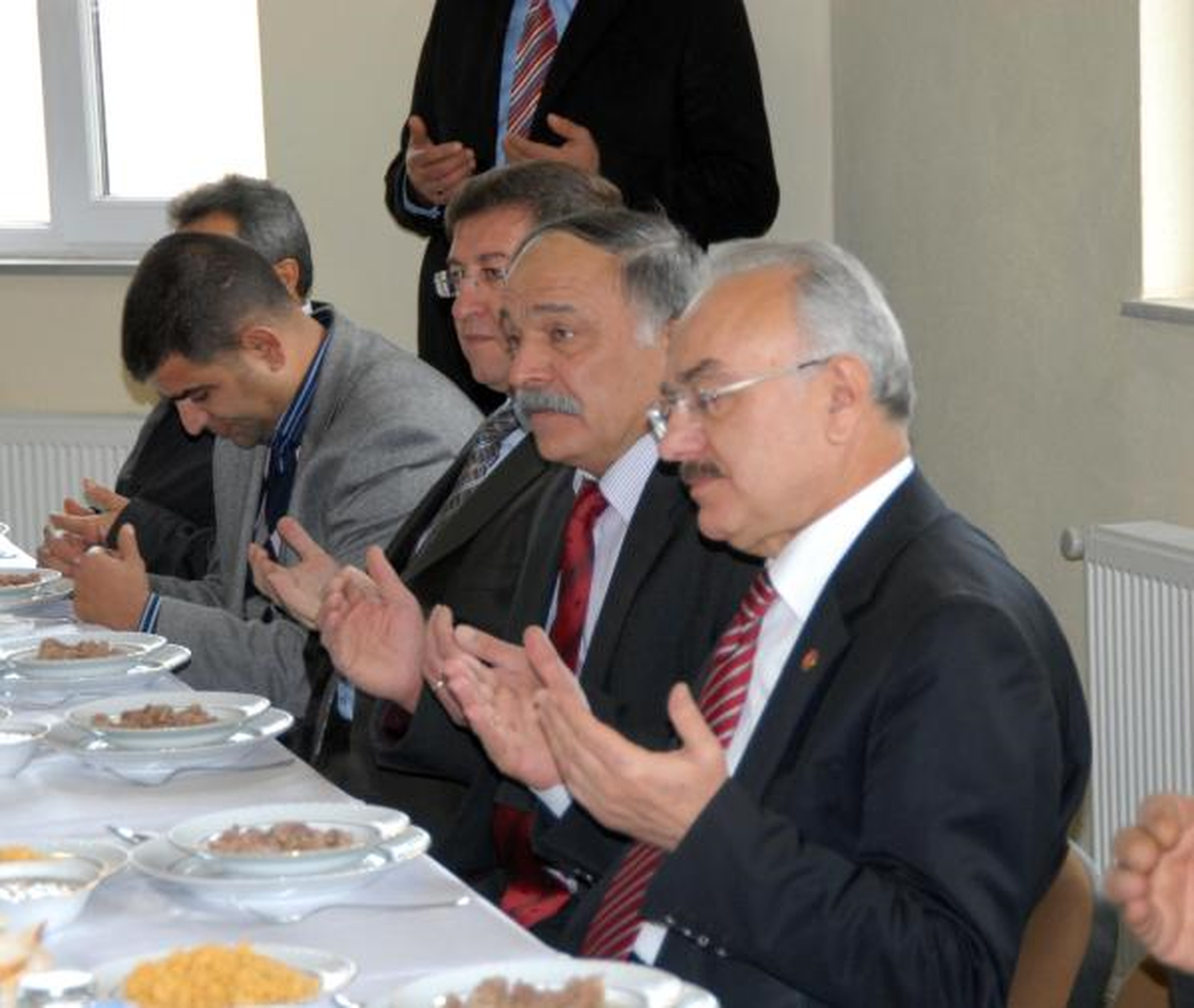 Erzincan\'da 7 Bin Kişiye Aşure Dağıtıldı