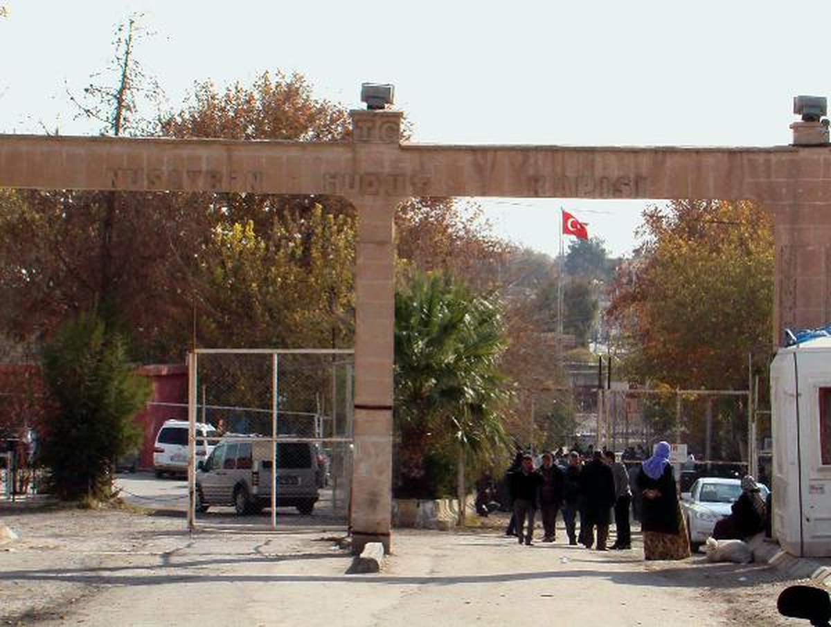 Suriye, Nusaybin Sınır Kapısı'nı Kapattı