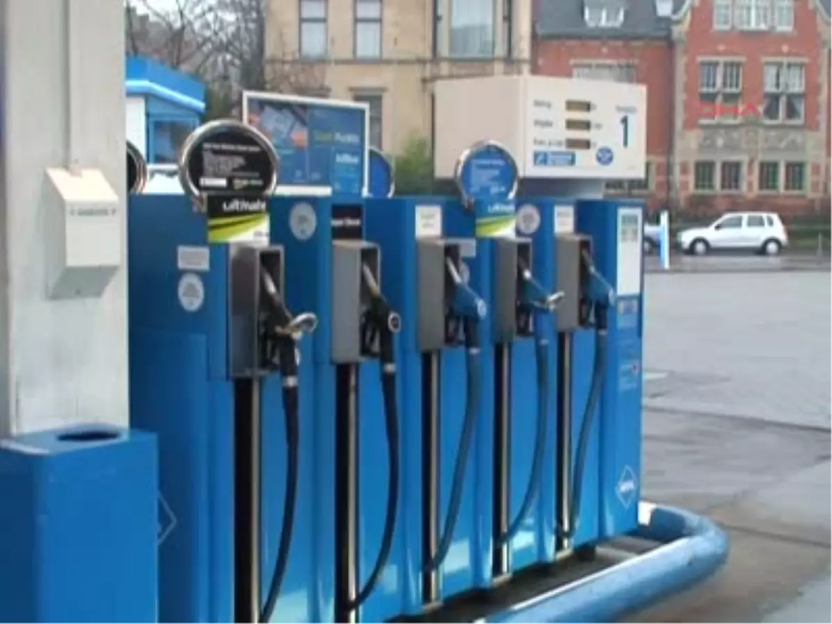 Almanya\'da Akaryakıt Fiyatları Tavan Yaptı