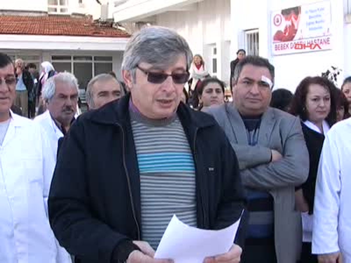 Doktora Hasta Yakınından Dayak