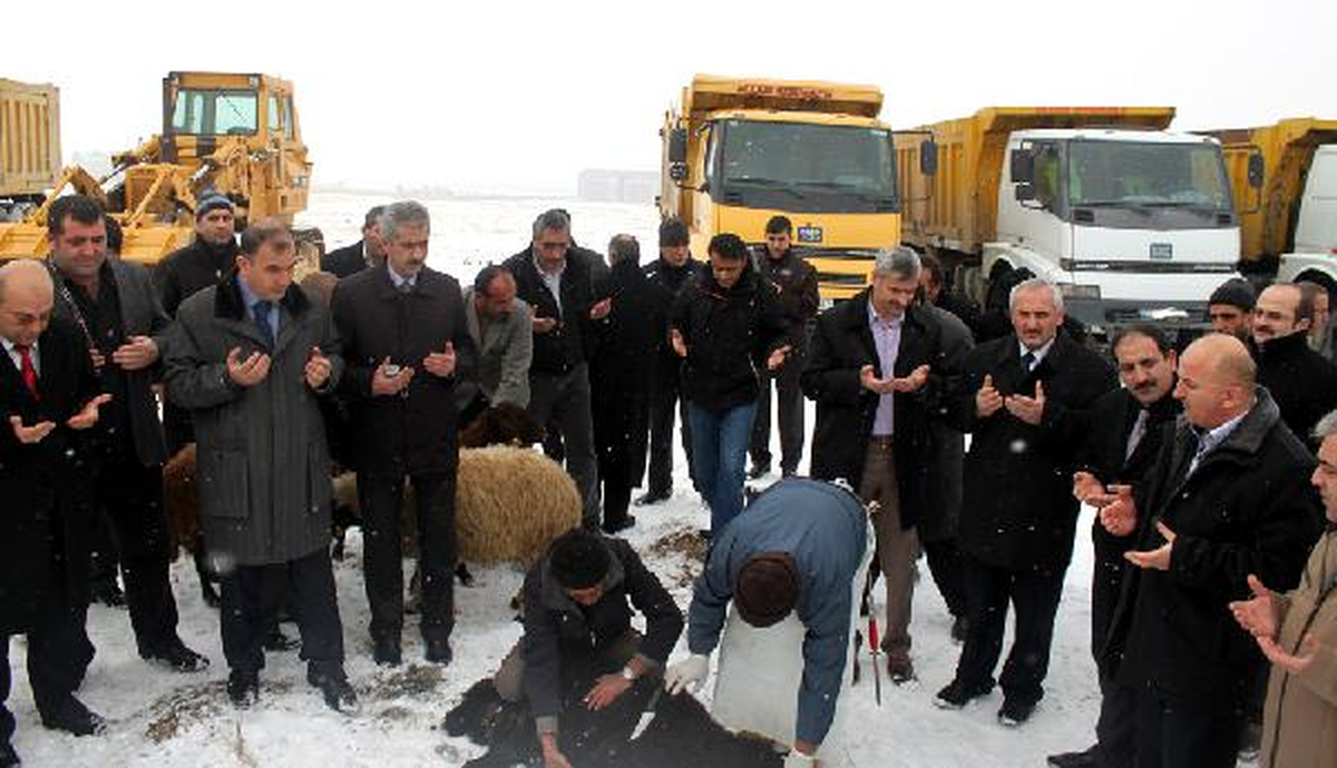 Erzurum'da 6 Hastanenin Temel Kazısı Başladı