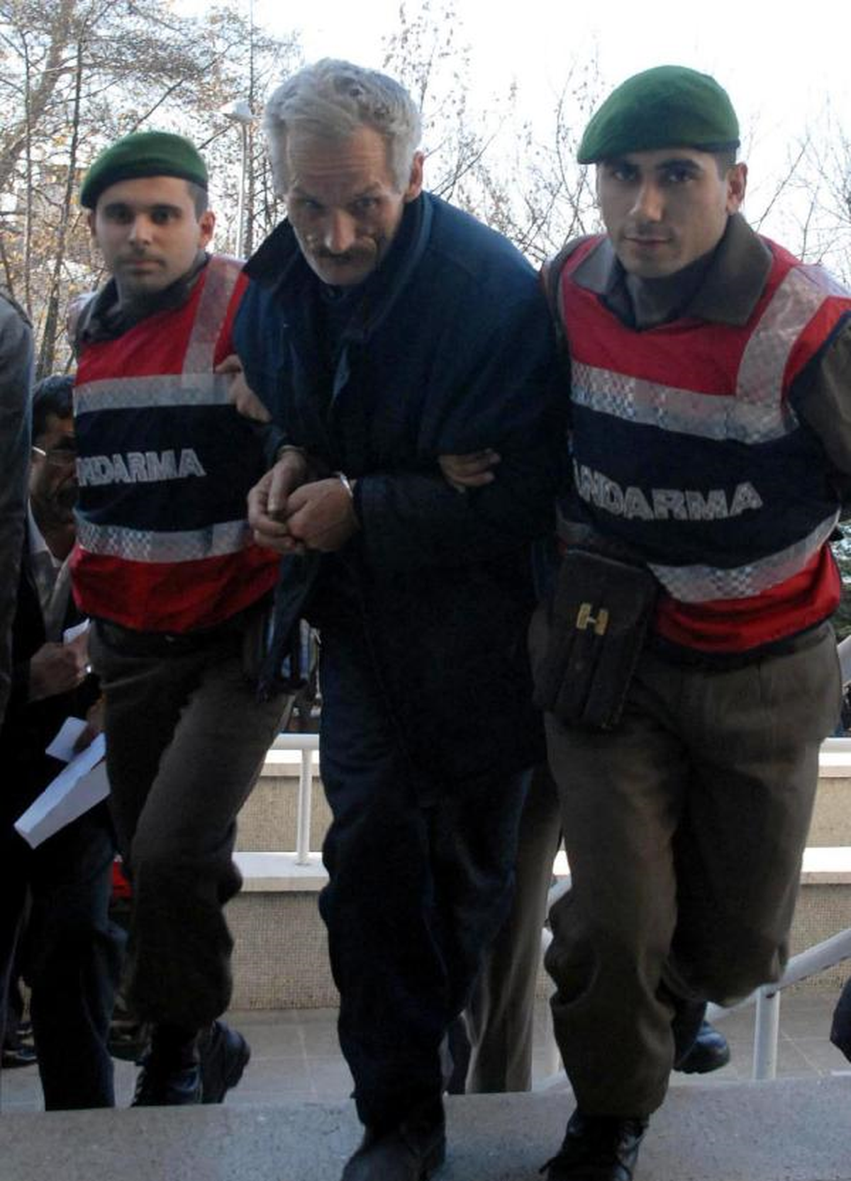 Şakayla Gelen Küfür Cinayetinde Tahrik İndirimi