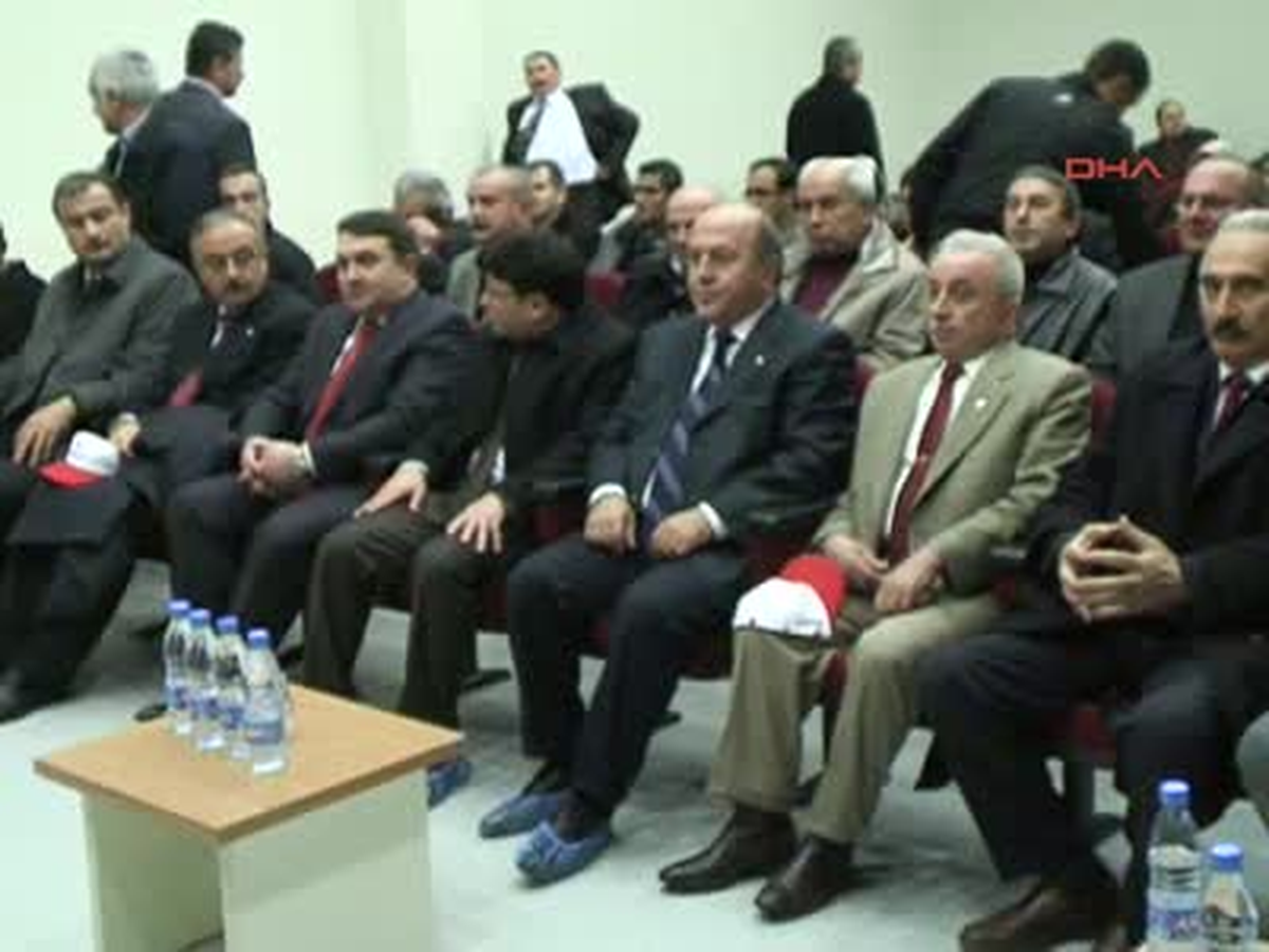 Vanlı Depremzede Ailelere Güneysu\'da Geçici Konut Verildi