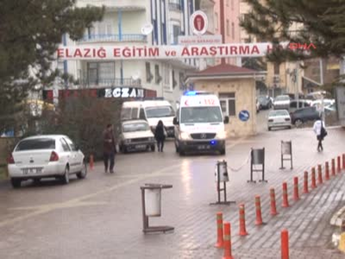 Yolcu Otobüsü Devrildi 2\'si Ağır 10 Kişi Yaralandı