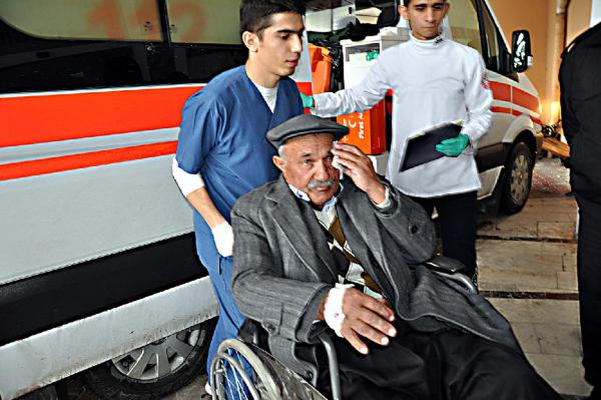 Yolcu Otobüsü Devrildi: 2\'si Ağır, 10 Yaralı