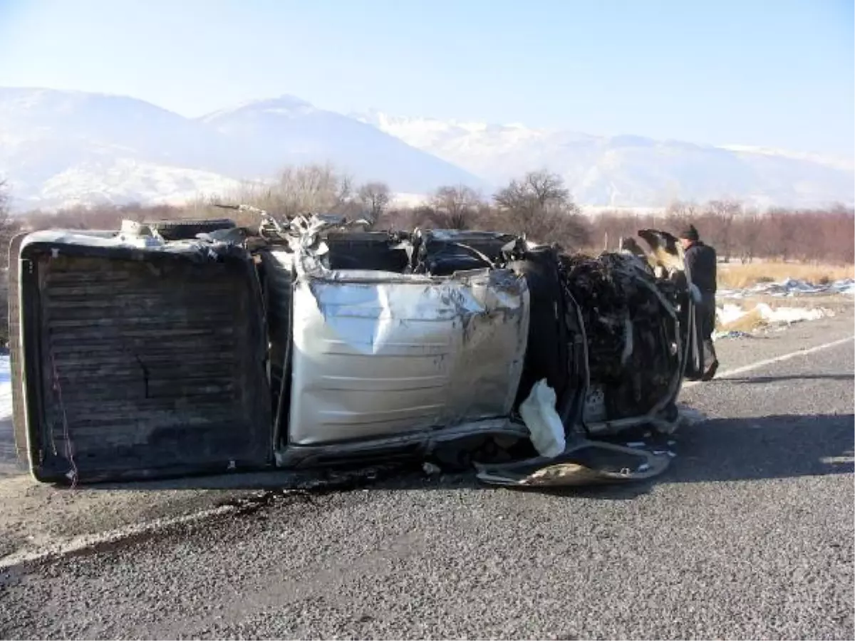Afyon - Konya Yolunda Kaza: 3 Ölü