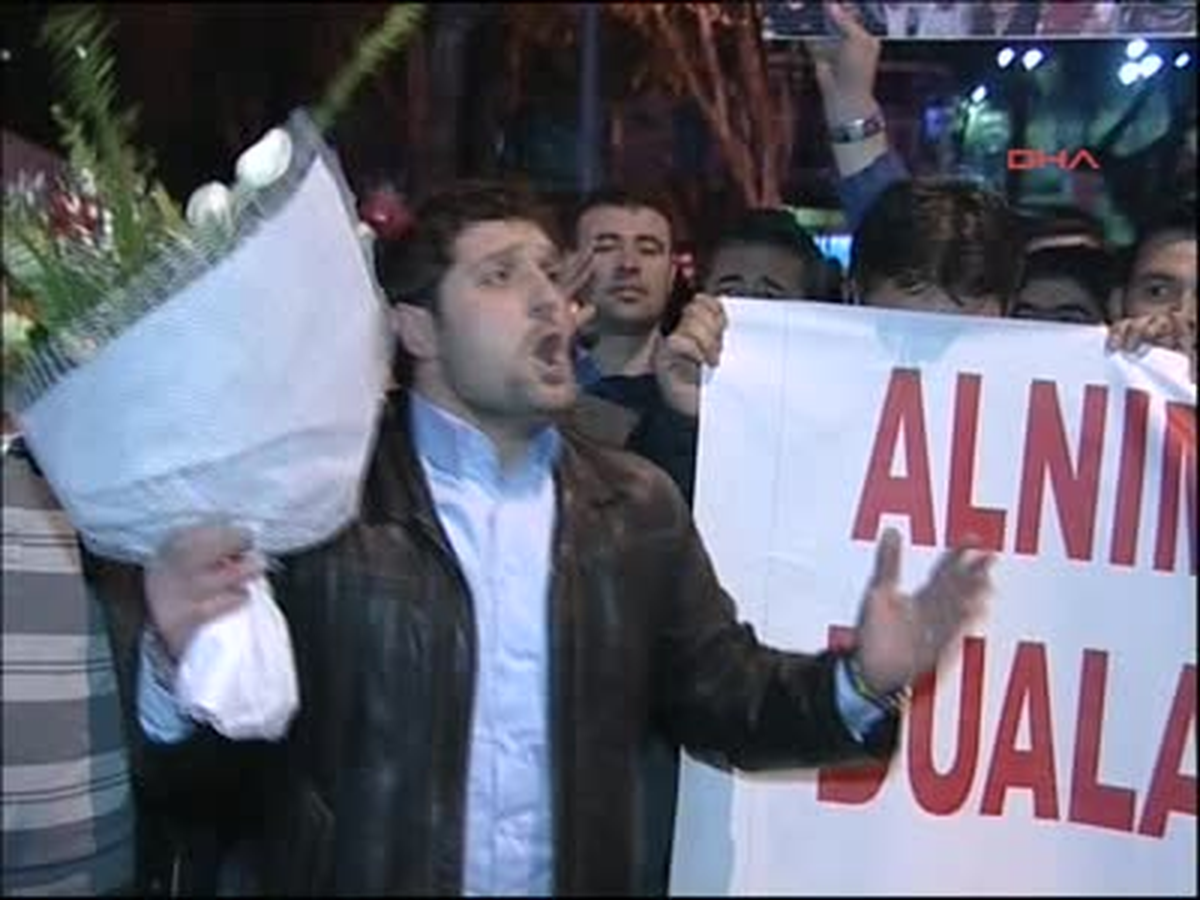 Başbakan Erdoğan'a Sevgi Gösterisi Kamera: Özgür Arslan/ İstanbul, Dha