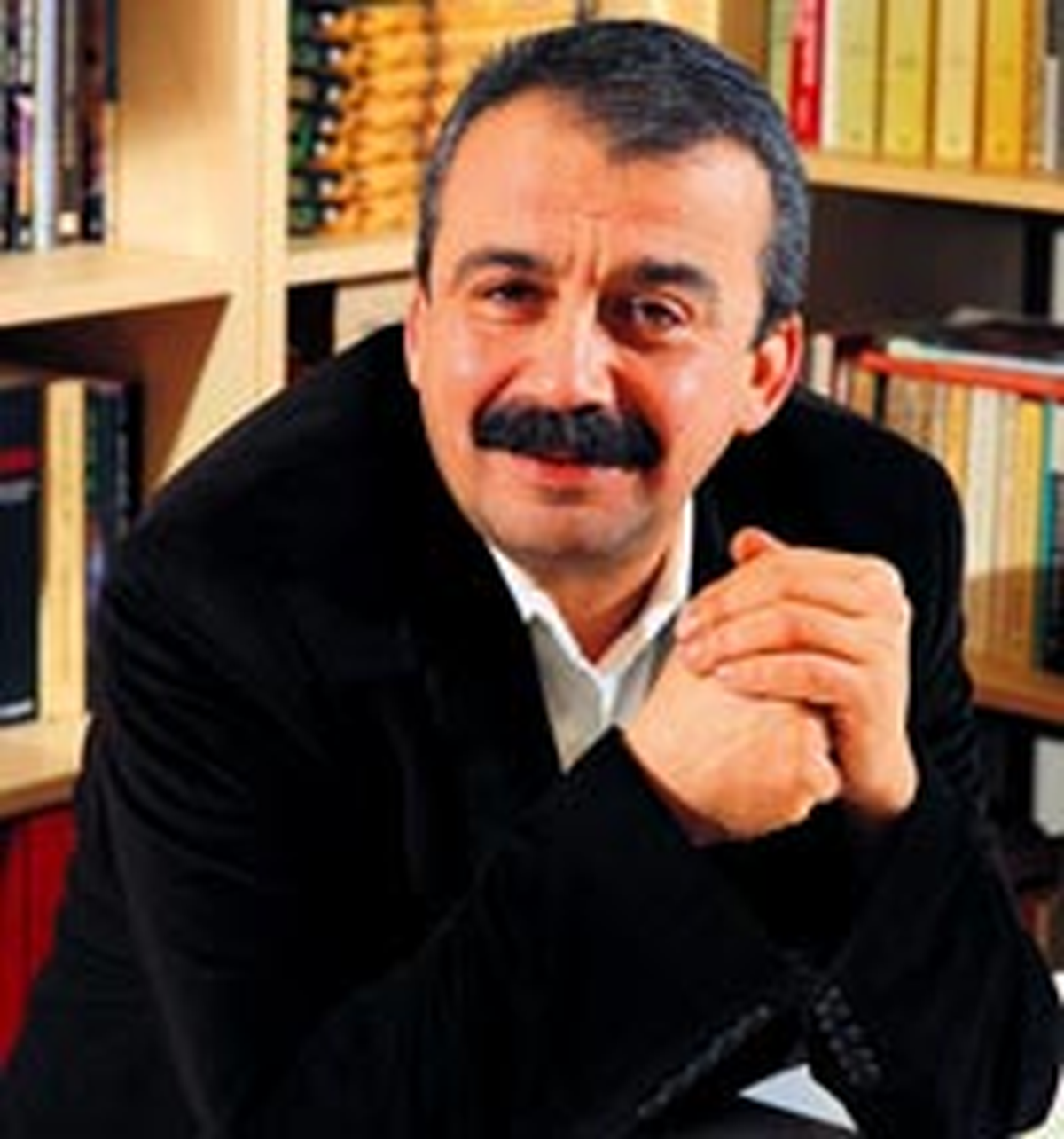 Sırrı Süreyya'ya Film Şoku!