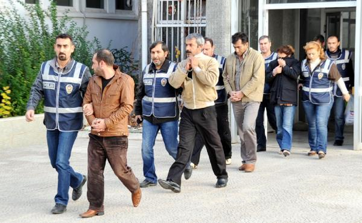 Kahvede Aşk Tuzağı Kuran 4 Kişi Gözaltına Alındı
