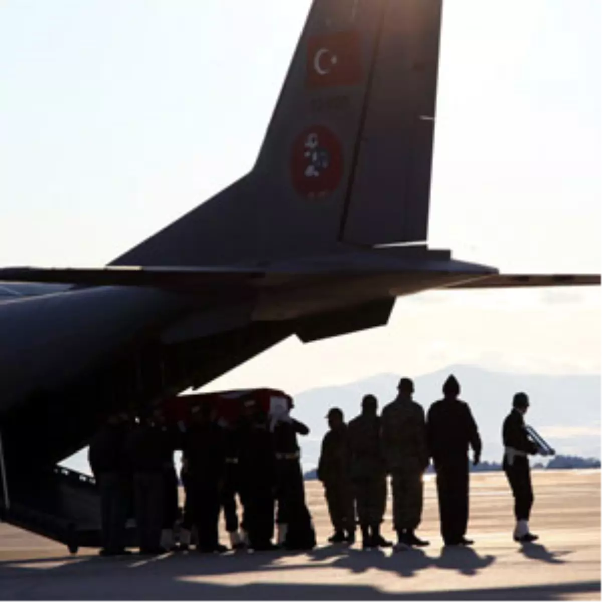 Tartıştığı 2 Komutanını Öldürdü