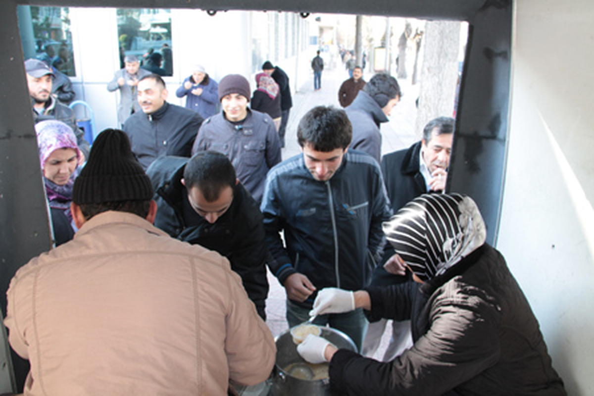 Vatandaşlara Aşure Dağıtıldı