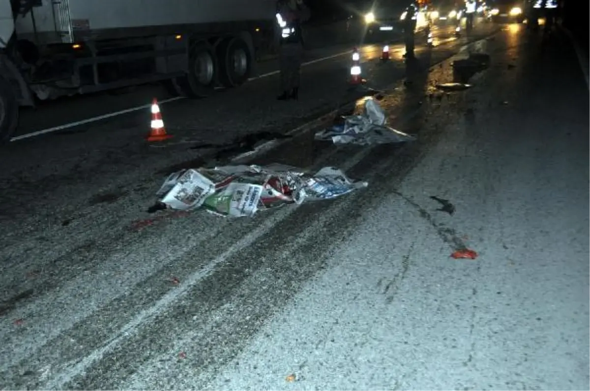 Cenaze Taşıyan Araç Çarptı, 4 Otomobil Üzerinden Geçti