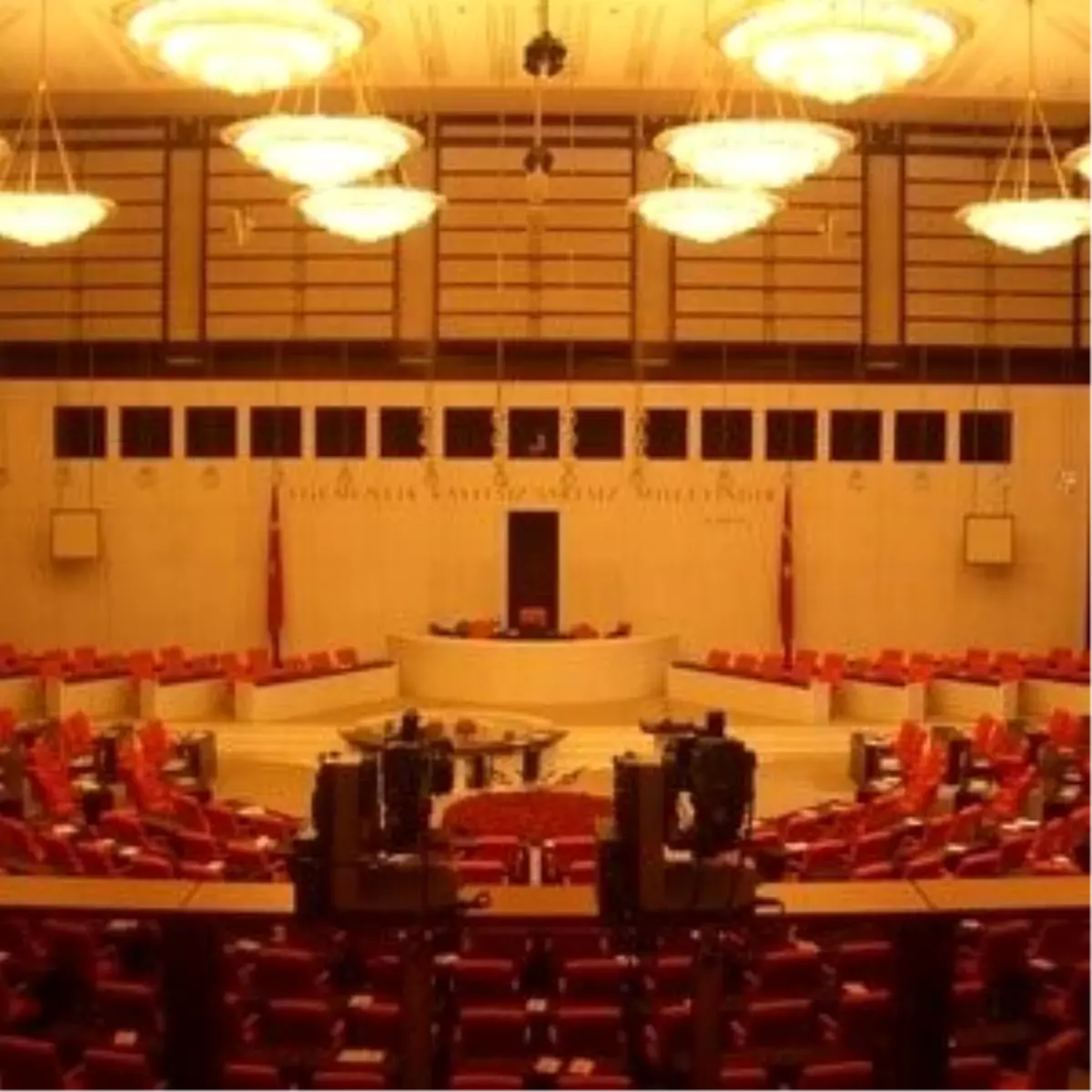 Genel Kurulda Tartışma