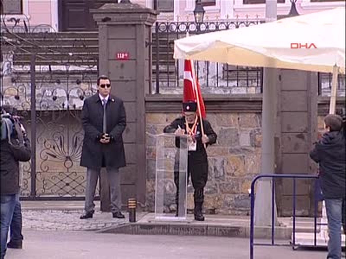Gözyaşları İçinde Başabakan Erdoğan'a Şifa Diledi...