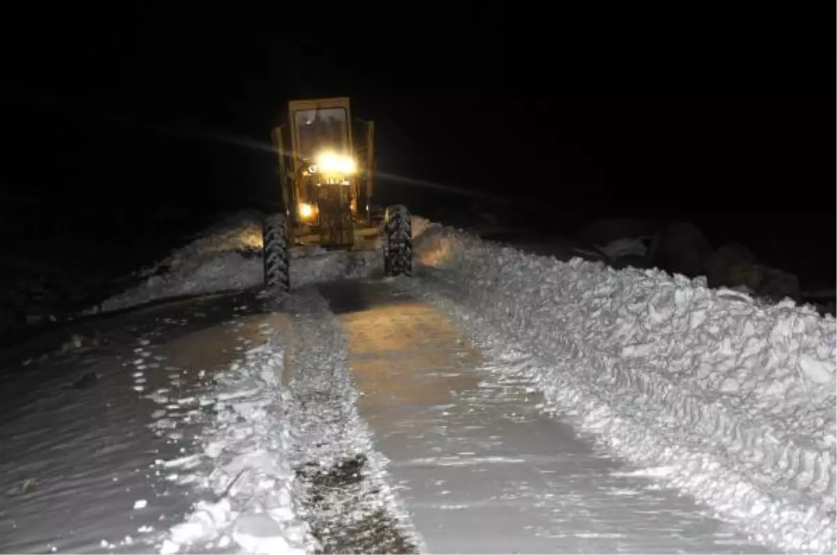 Kar Yolları Kapadı, Kanamalı Hamile Hastaneye 5 Saatte Ulaştırılabildi