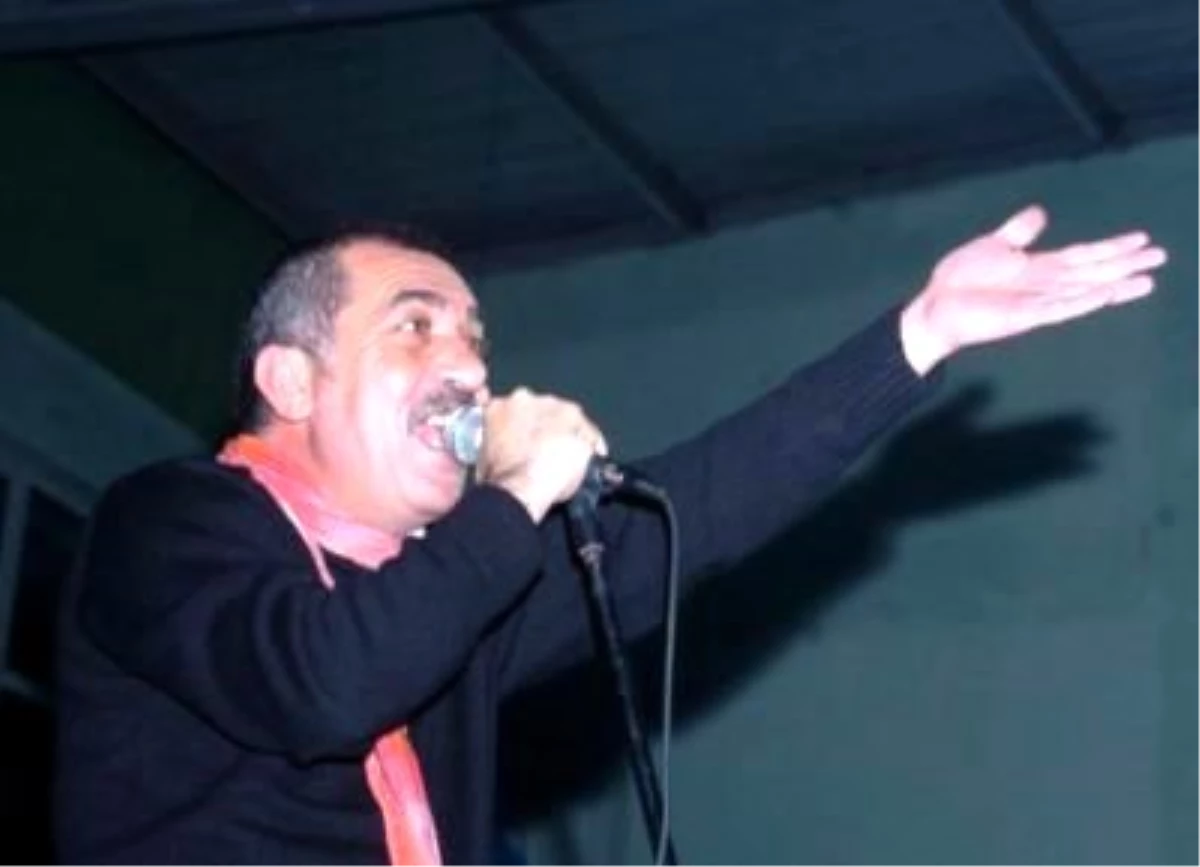 Konserde Kürtçe Şarkı Krizi