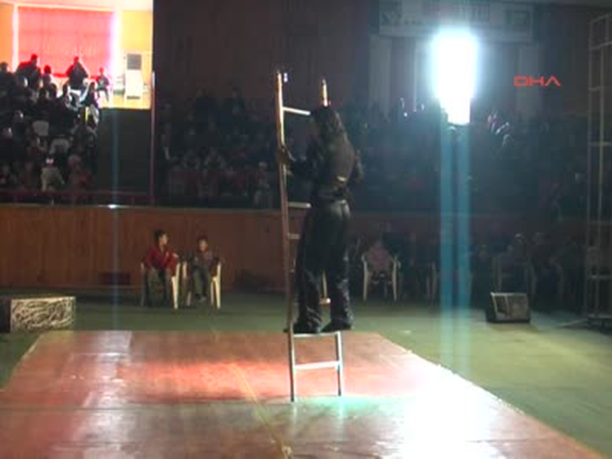 'Troya Sirki' Sivas'ta Gösteri Yaptı