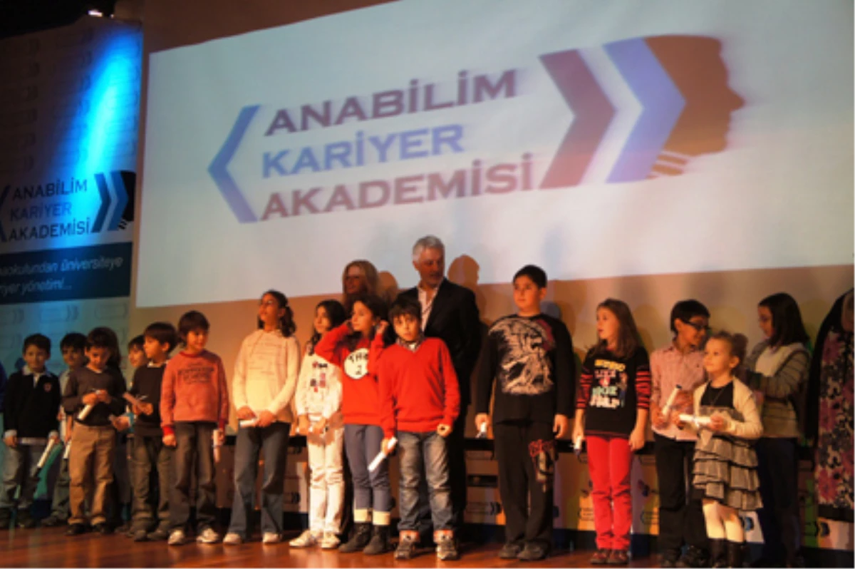 Anabilim Kariyer Akademisi Ünlü Ustalarla Açıldı