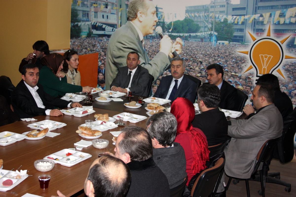 Demir Birliğinizi, Beraberliğinizi Bozmayın