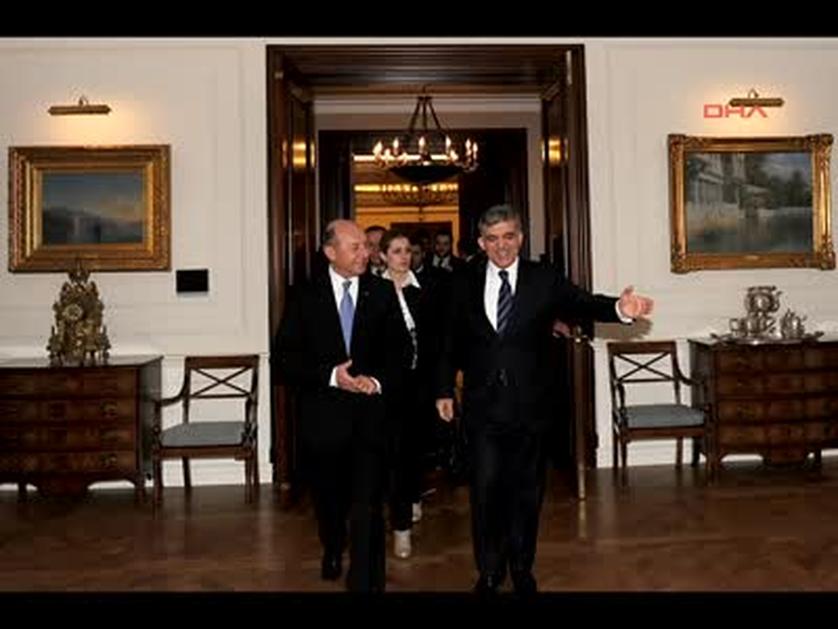 ) Romanya Devlet Başkanı Basescu Ankara'da