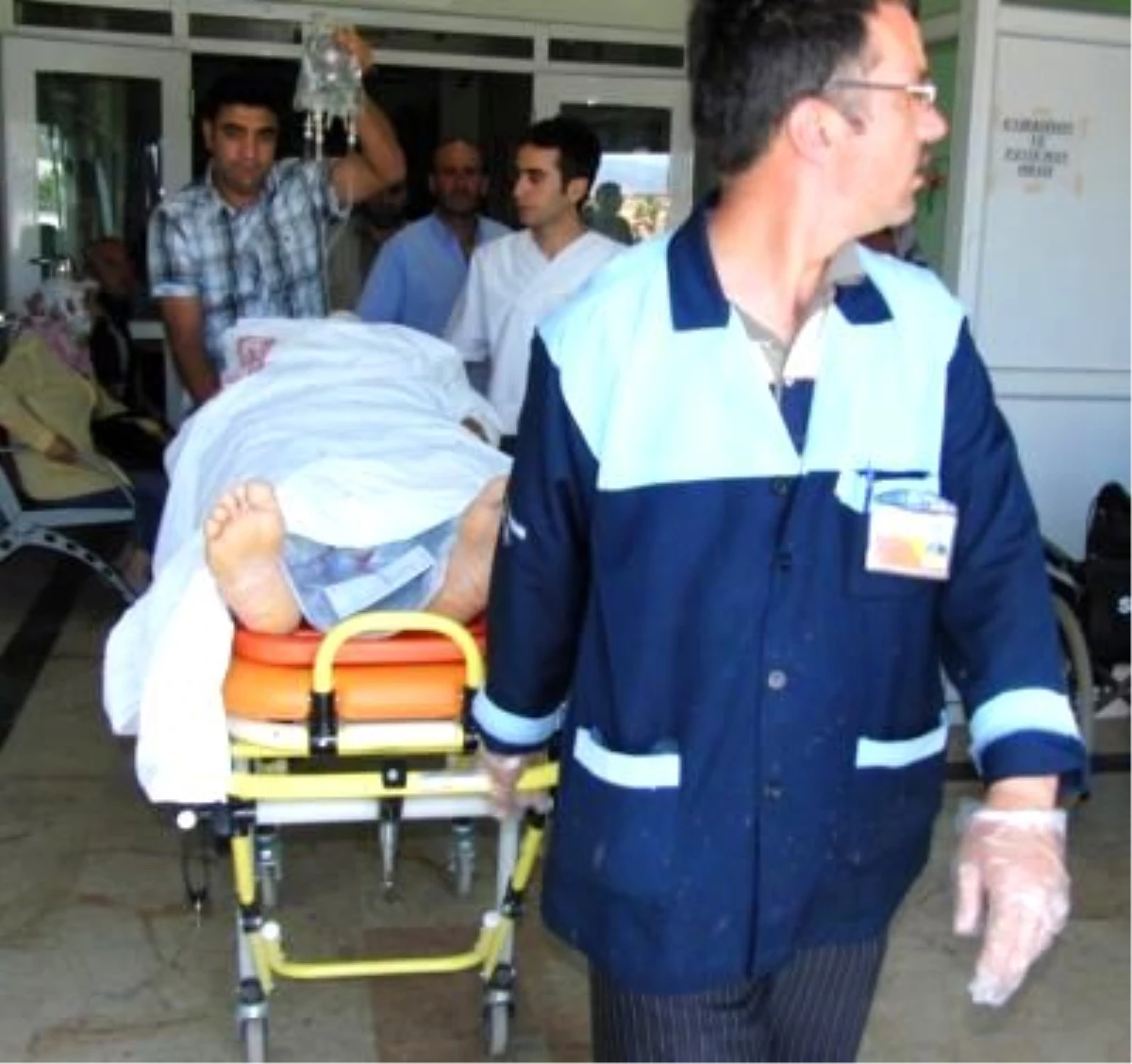 Sivas\'ta Halk Otobüsü ile Pikap Çarpıştı: 8 Yaralı