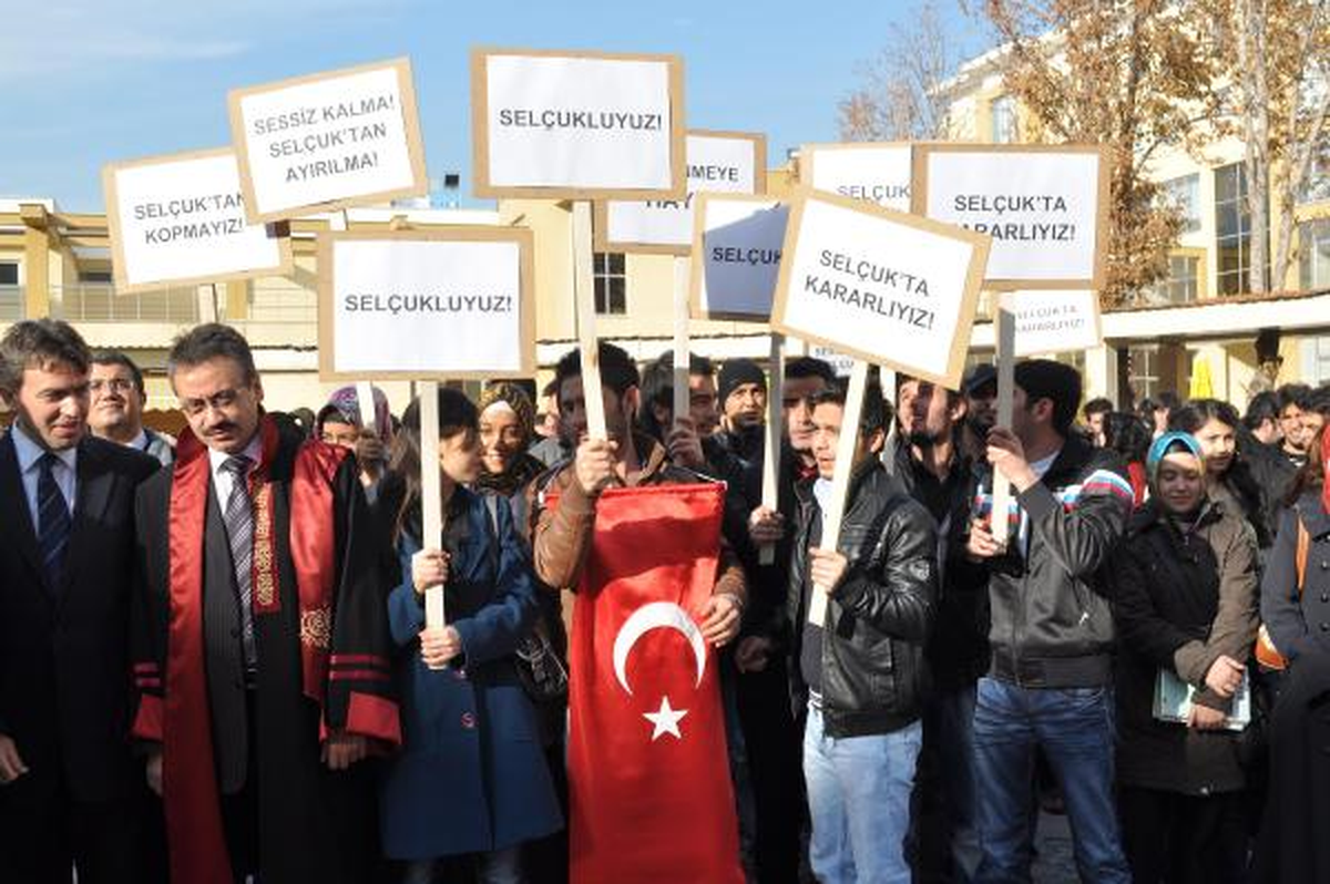 Akademisyen ve Öğrenciler'den YÖK'e Tepki