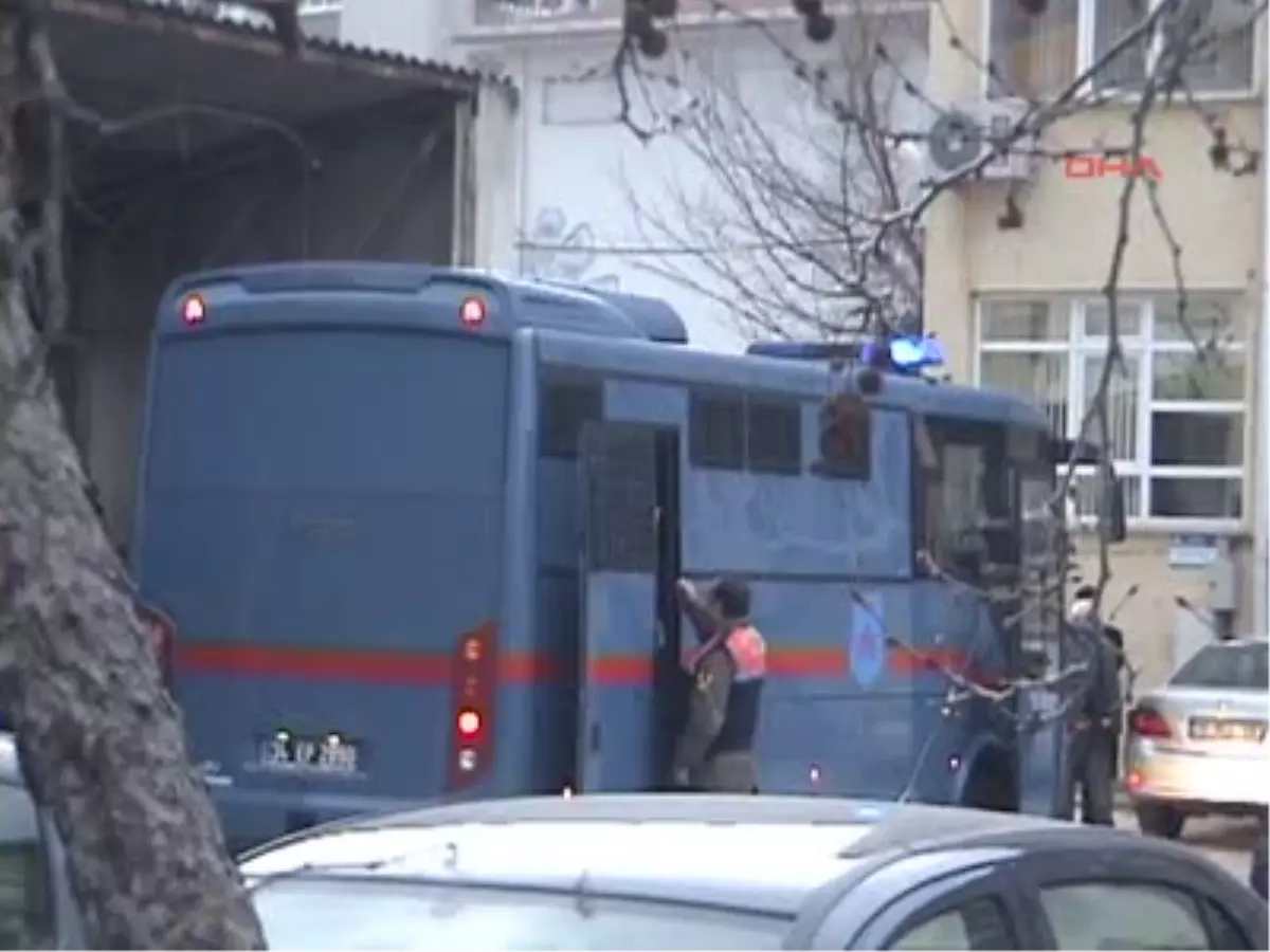 Bülent Uygun Cezaevi Aracıyla Boşanma Davasına Geldi