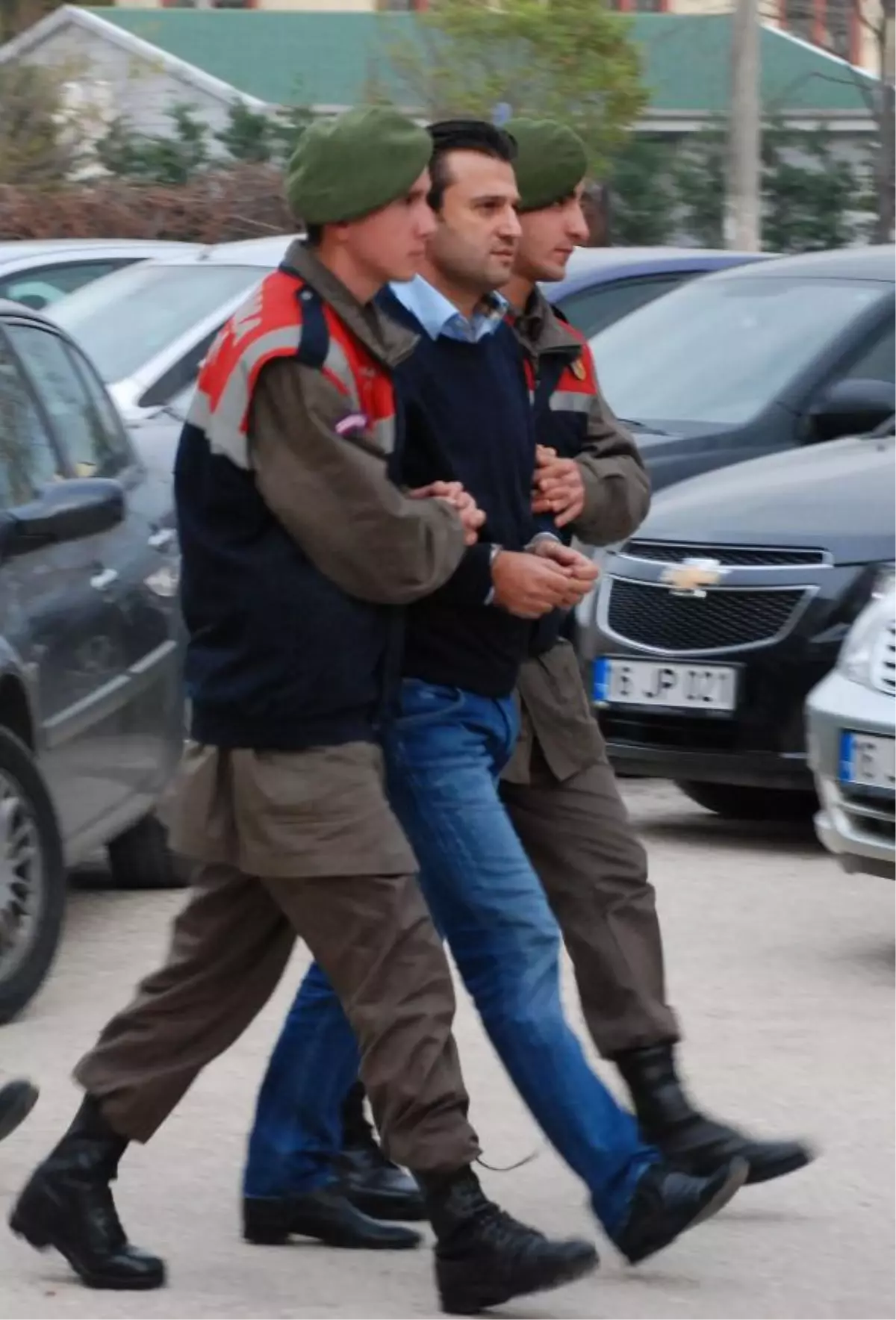 Bülent Uygun, Mudanya\'daki Boşanma Davasına Cezaevi Aracıyla Getirildi