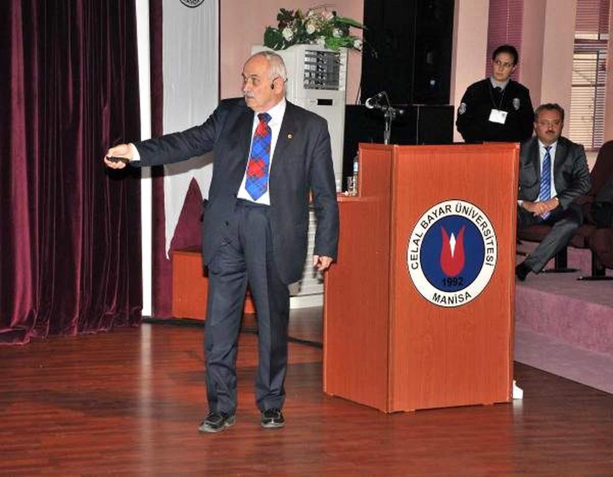 Eski Bakan Pakdemirli'ye Rektör Oğlunu Şikayet Ettiler