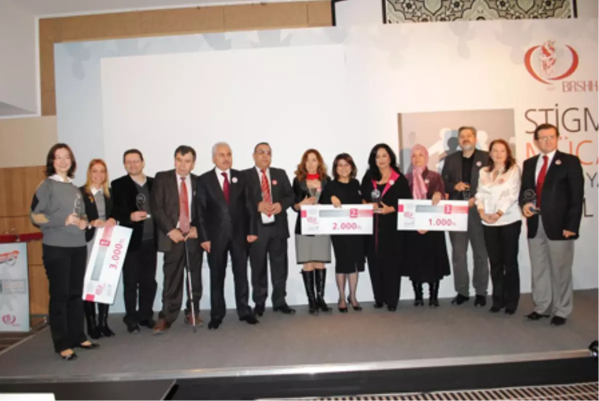 "Sevgi Her Şeyi Yener"