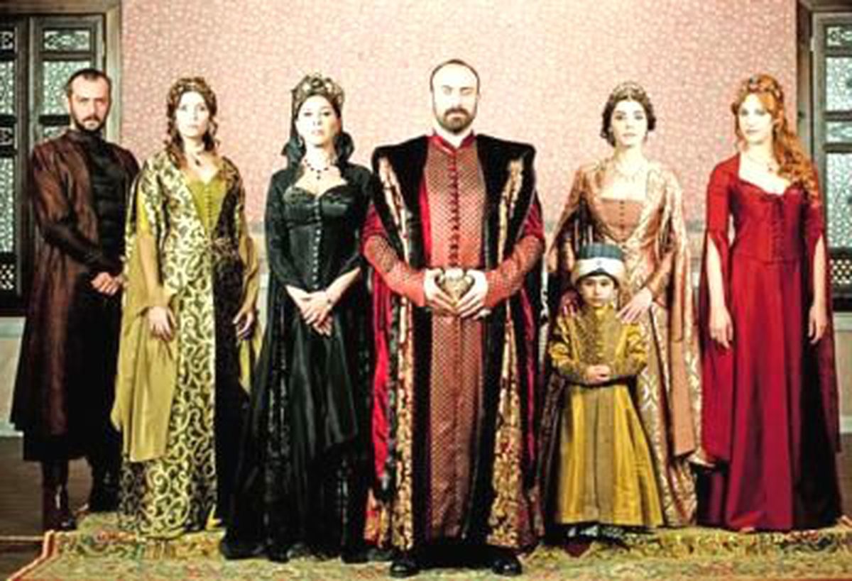 Sultan Süleyman Hürrem'den Vaz mı Geçiyor?