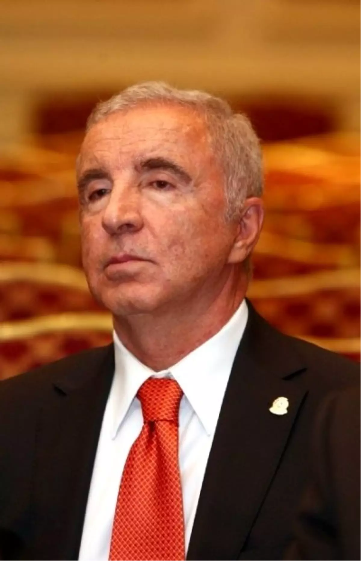 Aysal: "Reyes\'ten Terim\'in İsteği Üzerine Vazgeçtik"