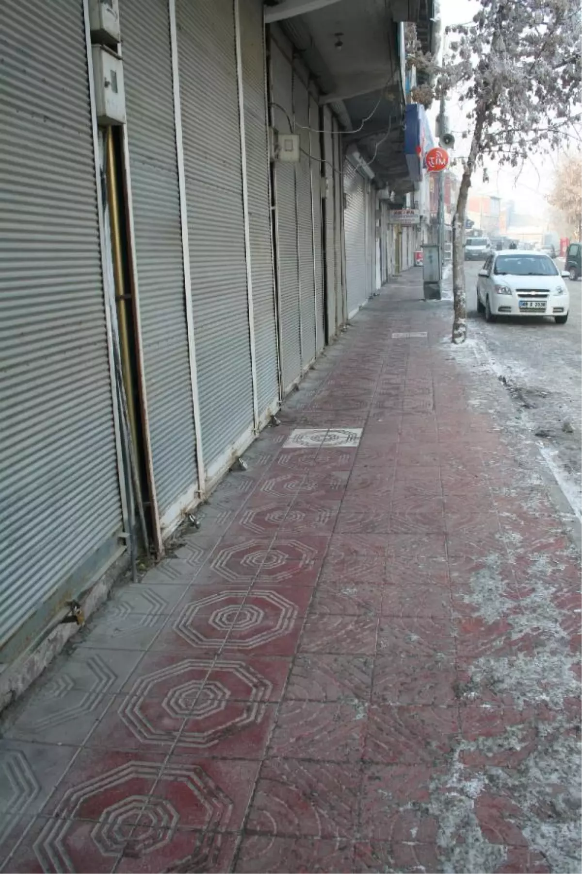 Bulanık'ta Esnaf Kepenk Kapattı