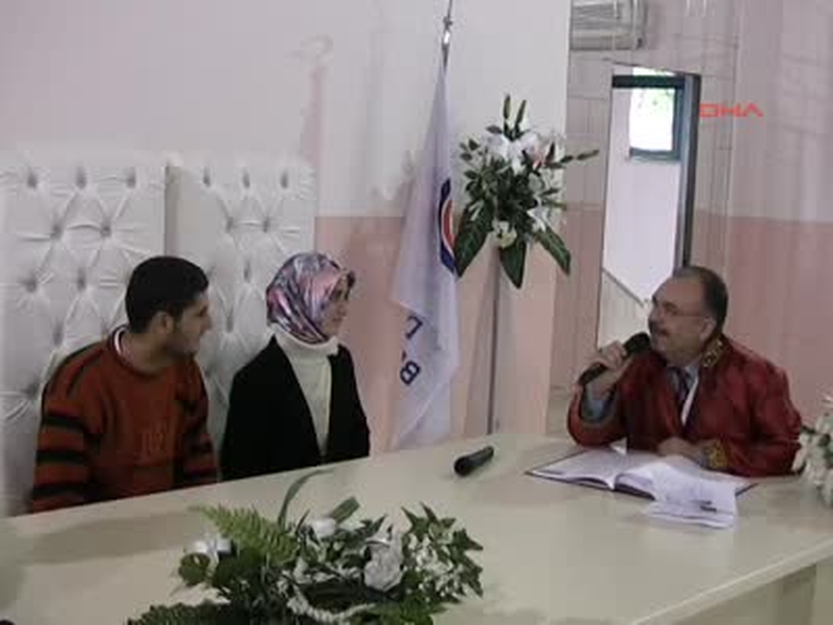 Depremzede Çifte Resmi Nikah Kıyıldı